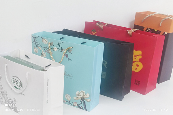 手提袋定制印刷廠家選擇源園印刷，無(wú)需擔(dān)心質(zhì)量問(wèn)題